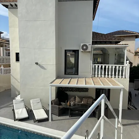 Flott Hus Naer Holiday home Playa Flamenca
