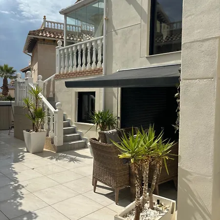 Flott Hus Naer Holiday home Playa Flamenca